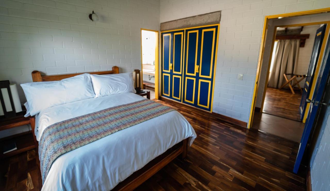 Termales El Otono Hotel Manizales Bagian luar foto A bedroom at the hotel