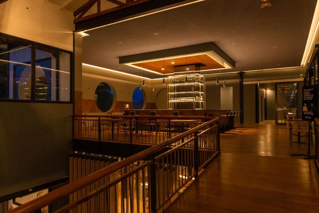 Termales El Otono Hotel Manizales Bagian luar foto The interior of the restaurant