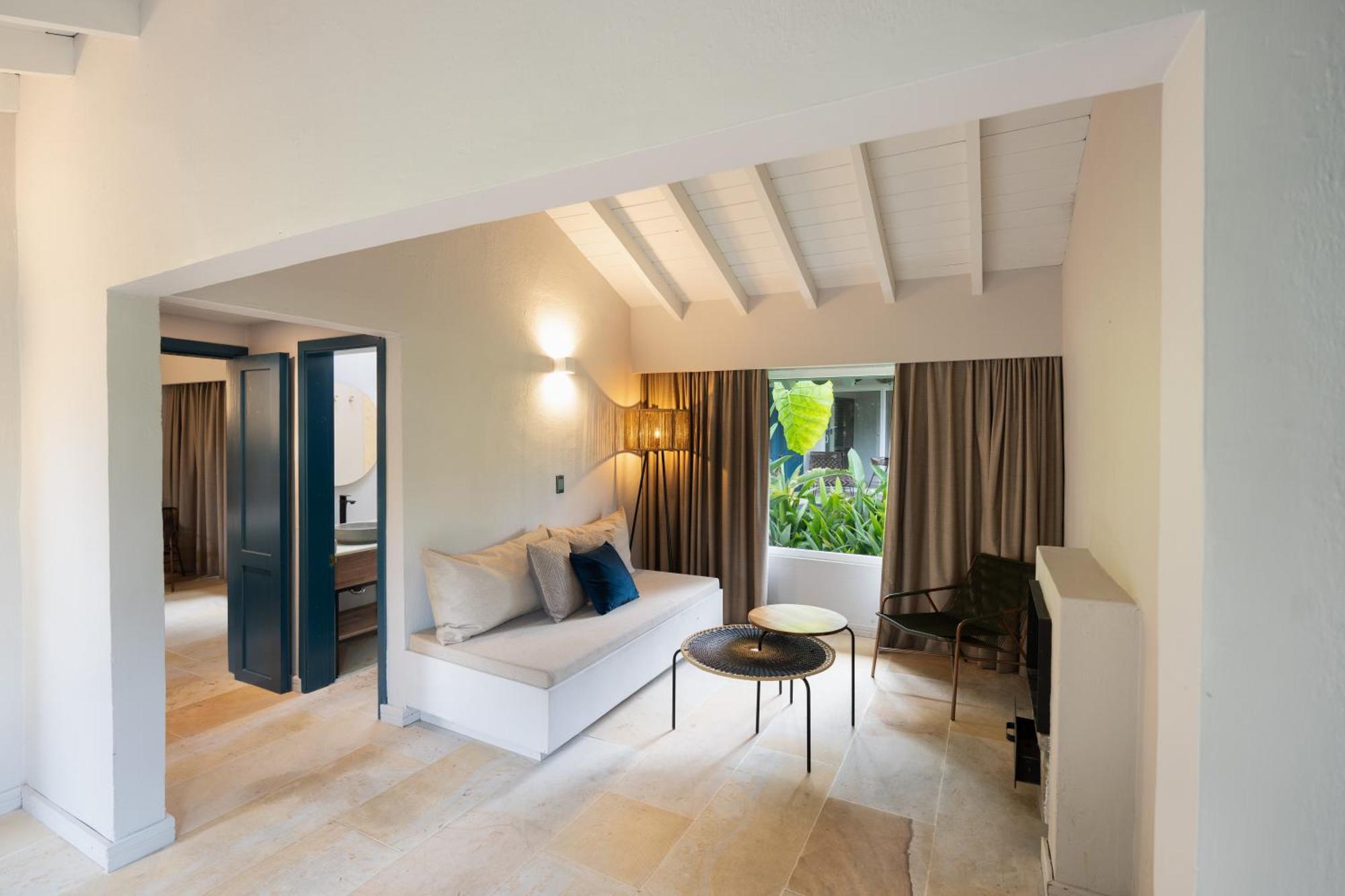 Termales El Otono Hotel Manizales Bagian luar foto A suite at the hotel