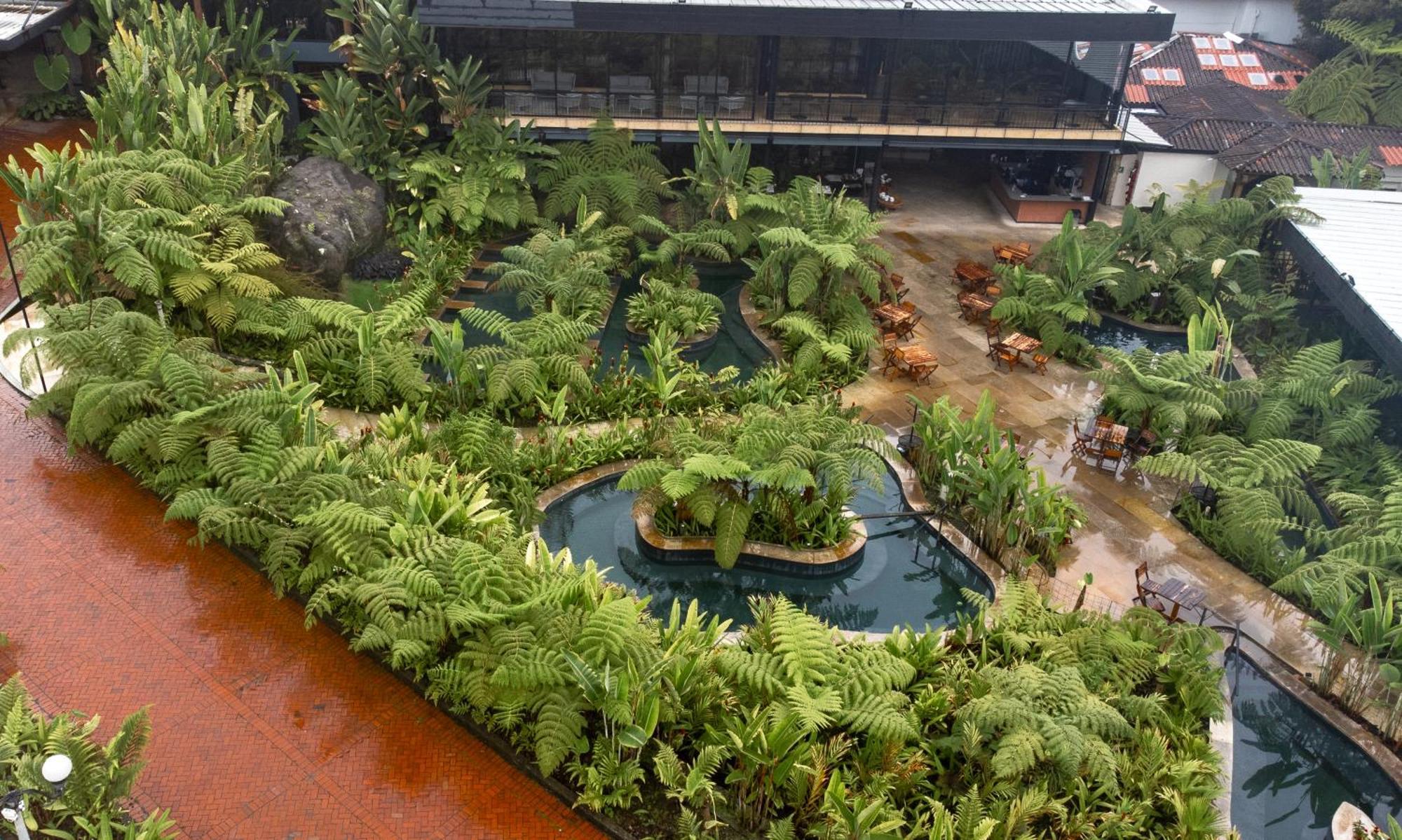Termales El Otono Hotel Manizales Bagian luar foto The interior of the National Museum of Natural History