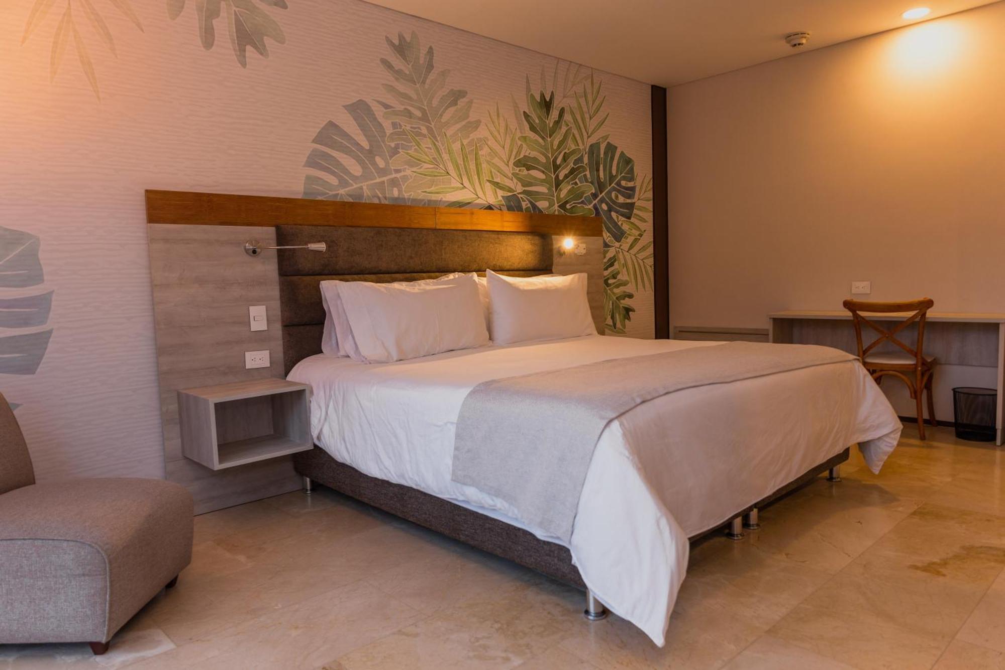 Termales El Otono Hotel Manizales Bagian luar foto A room at the hotel