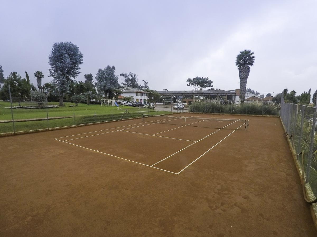 Termales El Otono Hotel Manizales Bagian luar foto Tennis court at the University of California, San Diego