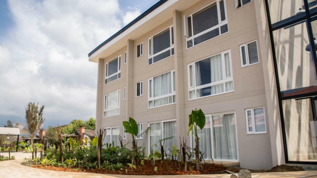 Termales El Otono Hotel Manizales Bagian luar foto The new library building