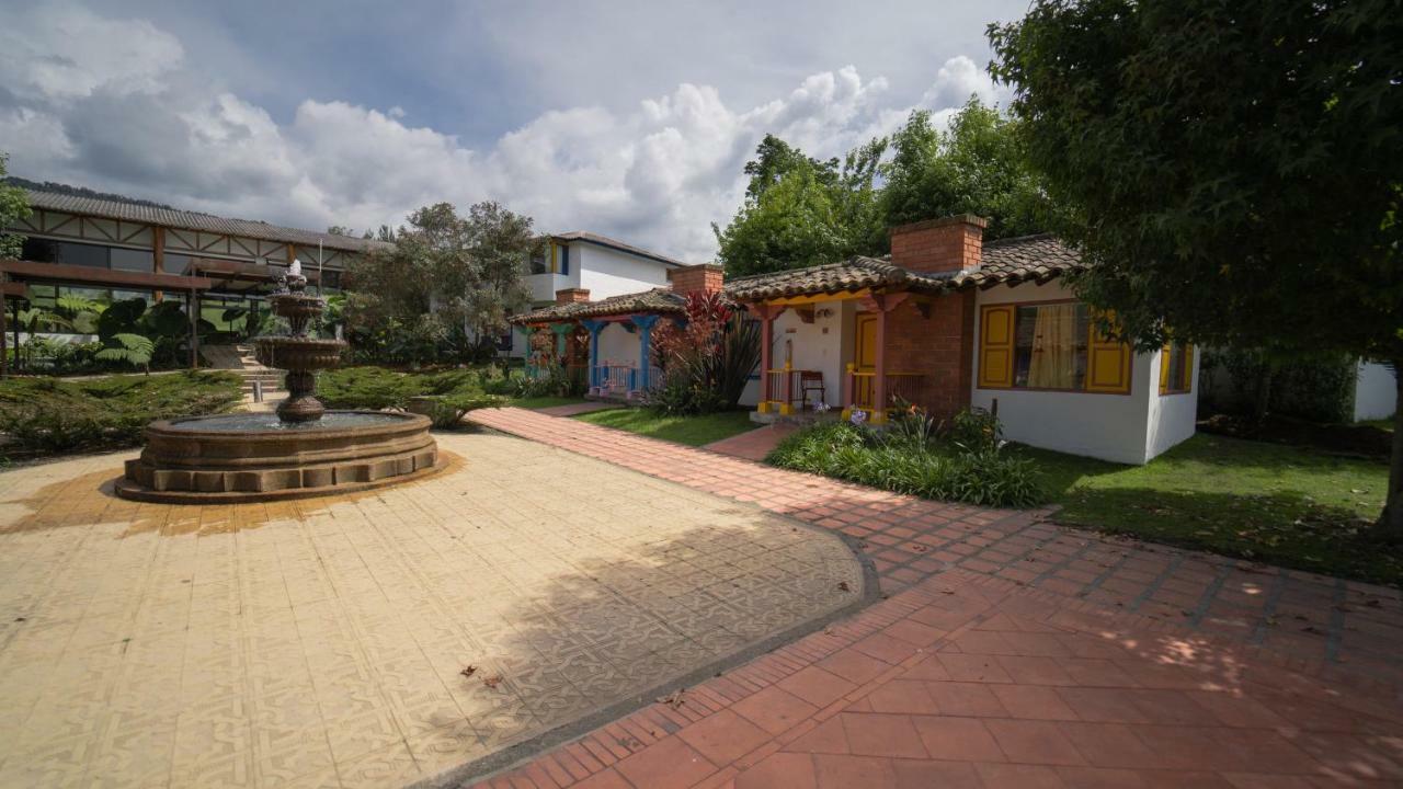 Termales El Otono Hotel Manizales Bagian luar foto View of the Hacienda Santa Bárbara