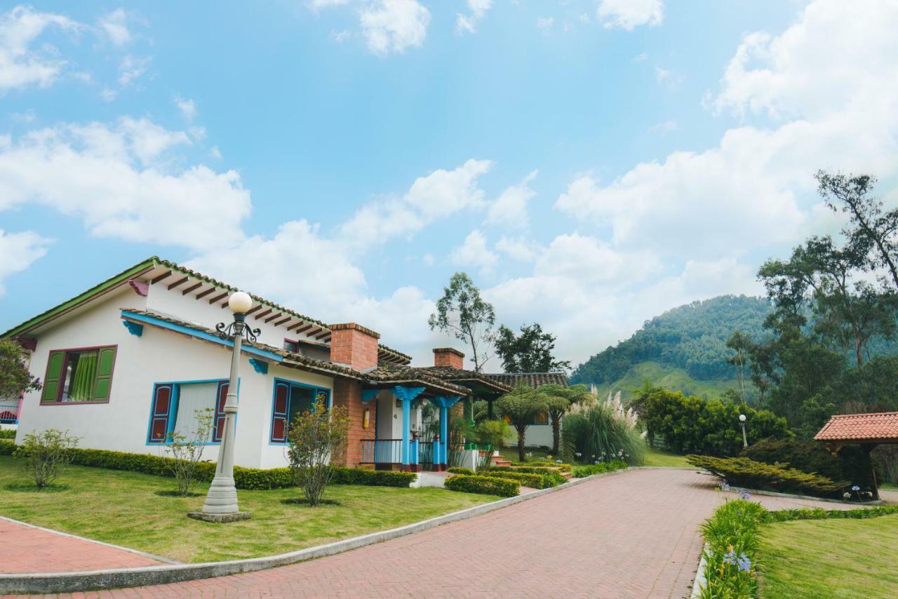 Termales El Otono Hotel Manizales Bagian luar foto View of the town of La Capilla